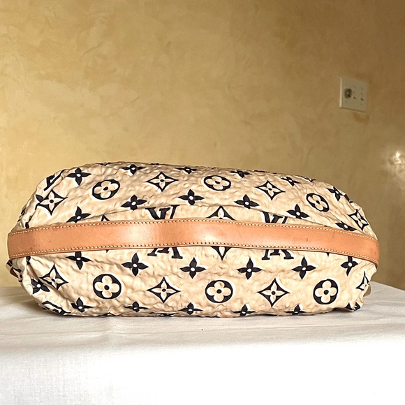 Authentic Louis Vuitton Monogram limited Edition Bulled MM - Picture 3 of 14